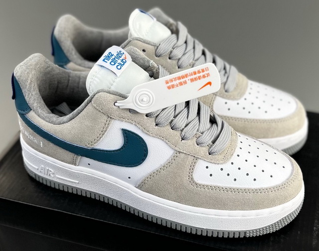 Women Air Force 1 080